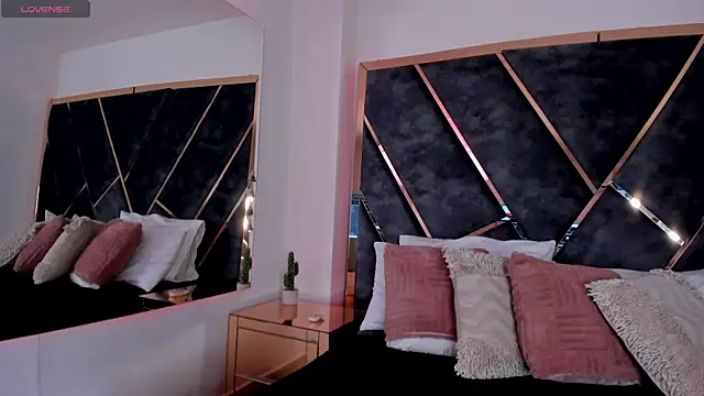 Snapshot of Chloe_Connor chatting on January 13, 2026, 12:49 am Chloe Connor online show from January 13, 2026, 12:49 am