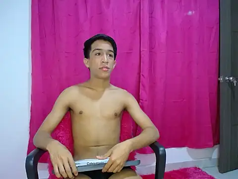 Snapshot of Lospervetidossinlimtes chatting on January 15, 2026, 7:06 pm Lospervetidossinlimtes online show from January 15, 2026, 7:06 pm