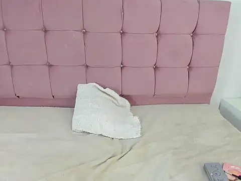 Snapshot of MiaKleinX chatting on February 13, 2026, 10:28 pm MiaKleinX online show from February 13, 2026, 10:28 pm