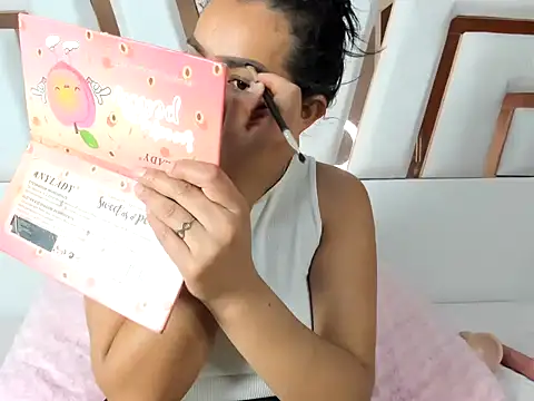 MiaKleinX online show from May 9, 2026, 9:31 pm