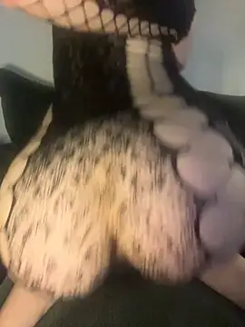 Annaluvv online show from February 16, 2026, 8:10 am