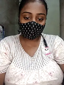 Snapshot of Hotty_Nishaa chatting on April 4, 2026, 8:39 pm Hotty Nishaa online show from April 4, 2026, 8:39 pm