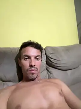 Snapshot of Naldopaugrand chatting on February 12, 2026, 2:06 am Naldopaugrand online show from February 12, 2026, 2:06 am