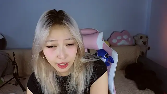 jasmilee online show from February 9, 2026, 1:59 pm