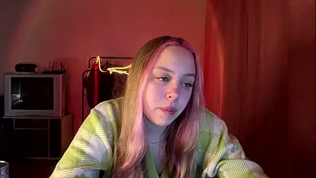 Snapshot of ZoraDearmon chatting on February 13, 2026, 9:33 pm ZoraDearmon online show from February 13, 2026, 9:33 pm