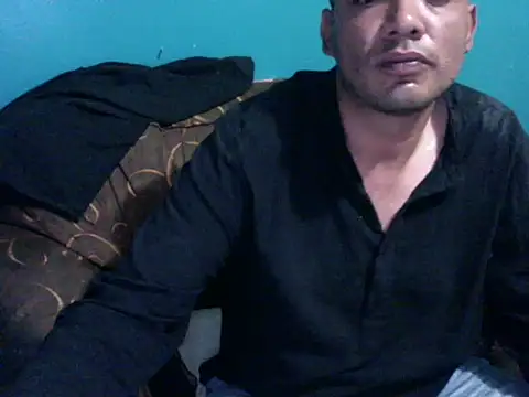 Snapshot of latinomoreno95 chatting on May 15, 2026, 11:45 pm latinomoreno95 online show from May 15, 2026, 11:45 pm