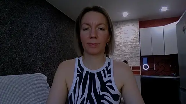 Amanda Luxe online show from February 6, 2026, 3:11 am