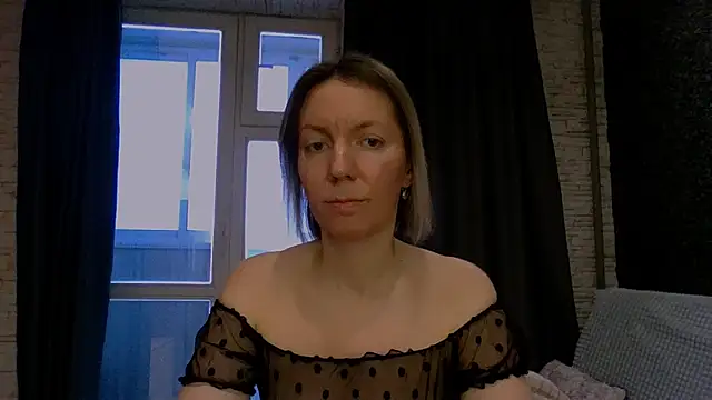 Amanda Luxe online show from February 10, 2026, 3:10 am