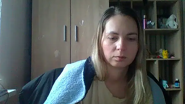 VikiLove765 online show from February 26, 2026, 7:40 am