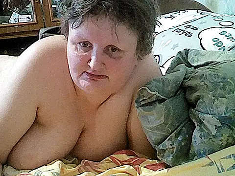 nataly4560 online show from April 14, 2026, 4:46 pm