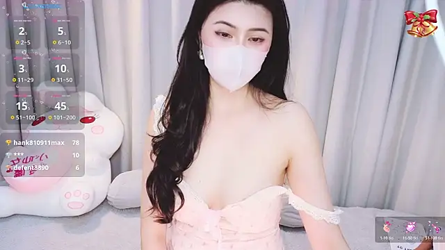 Snapshot of 1-Emma-1 chatting on February 10, 2026, 12:37 am 1-Emma-1 online show from February 10, 2026, 12:37 am