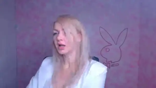 Snapshot of Madonna_Fire chatting on January 10, 2026, 12:40 pm Madonna Fire online show from January 10, 2026, 12:40 pm