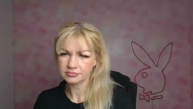 Snapshot of Madonna_Fire chatting on March 26, 2026, 12:33 pm Madonna Fire online show from March 26, 2026, 12:33 pm
