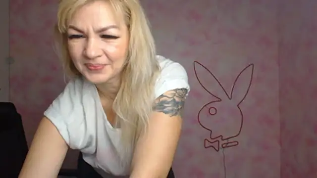 Snapshot of Madonna_Fire chatting on March 27, 2026, 6:41 am Madonna Fire online show from March 27, 2026, 6:41 am