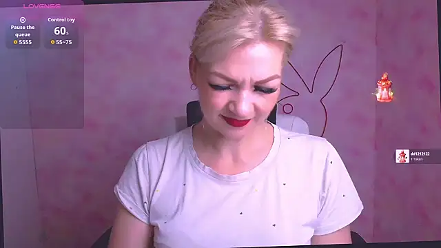 Snapshot of Madonna_Fire chatting on May 9, 2026, 5:56 am Madonna Fire online show from May 9, 2026, 5:56 am
