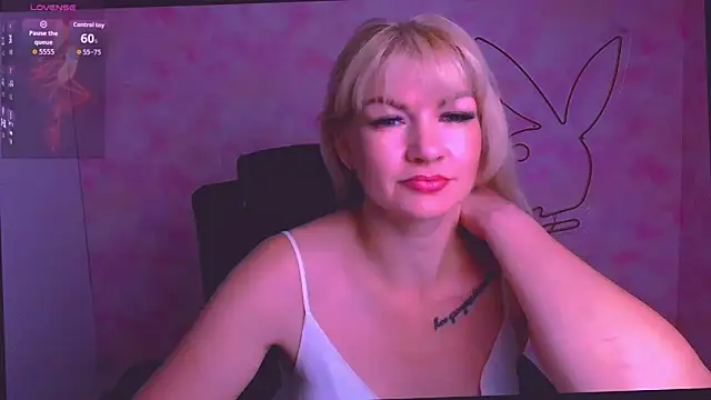 Snapshot of Madonna_Fire chatting on June 21, 2026, 5:37 pm Madonna Fire online show from June 21, 2026, 5:37 pm