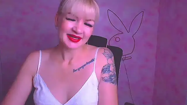 Snapshot of Madonna_Fire chatting on June 26, 2026, 11:47 am Madonna Fire online show from June 26, 2026, 11:47 am