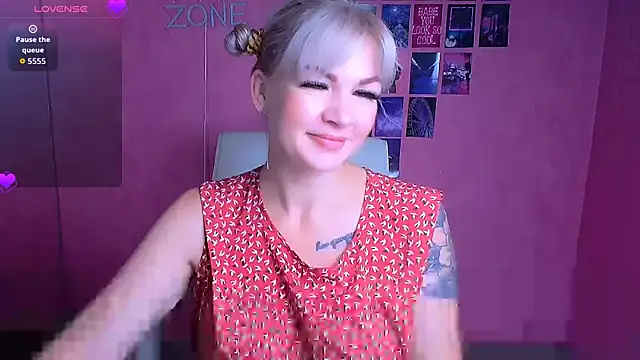 Snapshot of Madonna_Fire chatting on July 18, 2026, 5:55 am Madonna Fire online show from July 18, 2026, 5:55 am