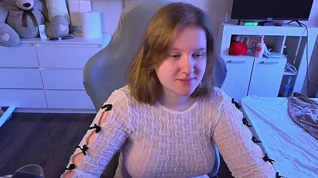 Ol1via online show from April 14, 2026, 4:40 am