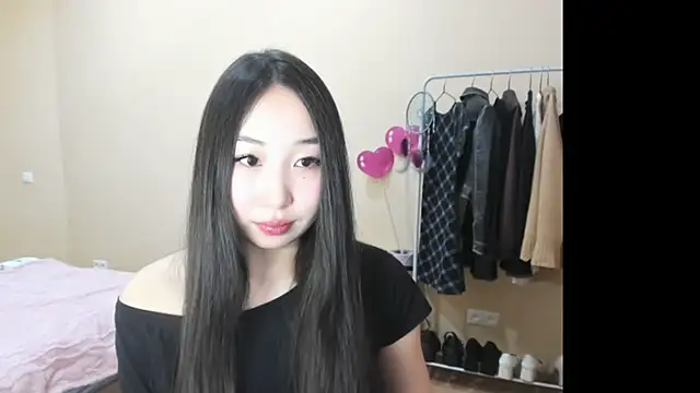 Snapshot of Amane_Yuki chatting on February 23, 2026, 5:32 pm Amane Yuki online show from February 23, 2026, 5:32 pm