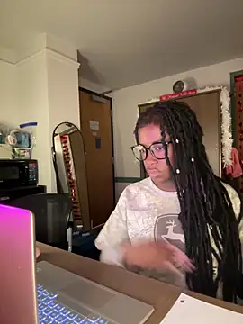 Snapshot of CookiesNcreaming chatting on February 5, 2026, 12:04 am CookiesNcreaming online show from February 5, 2026, 12:04 am