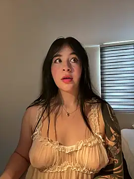 Snapshot of evelynrosess1 chatting on May 21, 2026, 7:32 pm evelynrosess1 online show from May 21, 2026, 7:32 pm