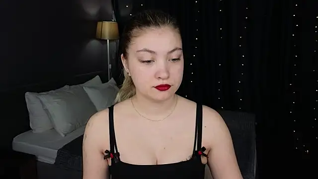 Angel  Grace online show from April 20, 2026, 12:13 am