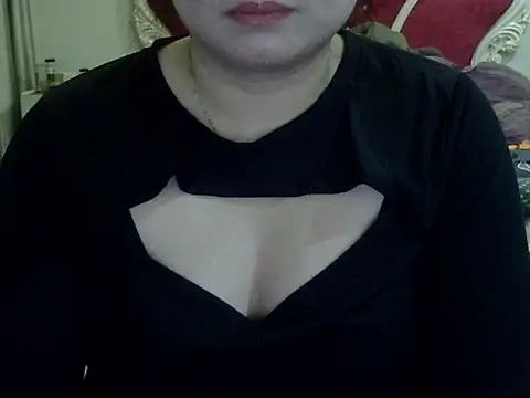 Snapshot of Sarah_no_land chatting on January 10, 2026, 4:09 pm Sarah no land online show from January 10, 2026, 4:09 pm