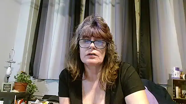 Snapshot of ladylavende3 chatting on February 22, 2025, 6:17 am ladylavende3 online show from February 22, 2025, 6:17 am