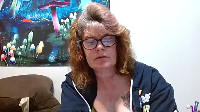 Snapshot of ladylavende3 chatting on February 10, 2026, 11:14 am ladylavende3 online show from February 10, 2026, 11:14 am