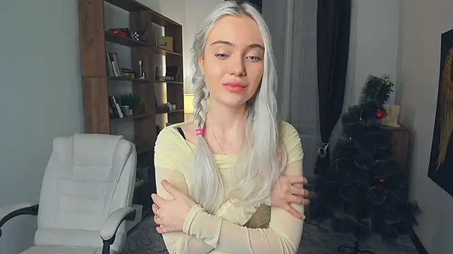 KristalCrowner online show from January 15, 2026, 8:01 pm