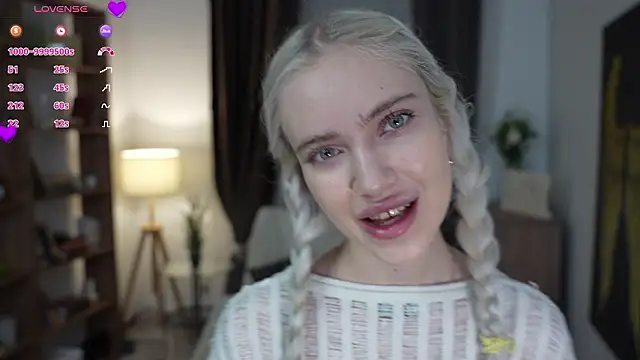 KristalCrowner online show from March 15, 2026, 7:31 pm