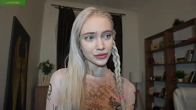 KristalCrowner online show from April 12, 2026, 7:30 pm