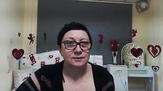 EmilyL0ve online show from February 8, 2026, 5:49 pm