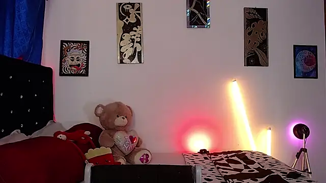 Snapshot of yorsamm_smit chatting on April 12, 2026, 1:43 am yorsamm smit online show from April 12, 2026, 1:43 am