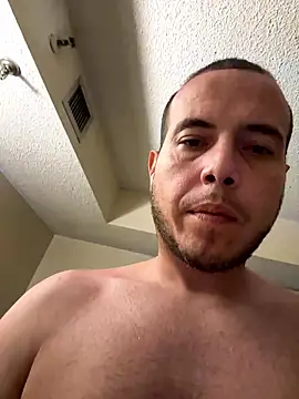 Snapshot of mast3r305 chatting on January 14, 2026, 2:39 am mast3r305 online show from January 14, 2026, 2:39 am