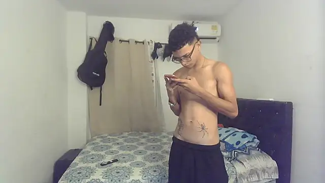 pocket loversxxx online show from April 8, 2026, 3:39 am