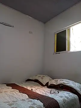 IIv0ryN0IIReX-XX online show from February 12, 2026, 2:23 pm