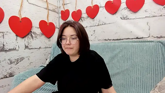 Sweetie Rozzy online show from May 6, 2026, 1:25 am