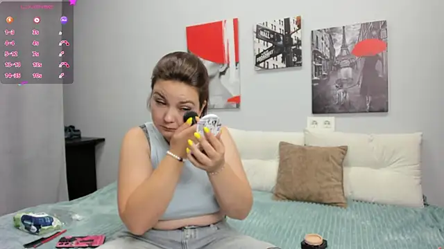 Snapshot of Sweetie_Rozzy chatting on July 18, 2026, 1:32 am Sweetie Rozzy online show from July 18, 2026, 1:32 am