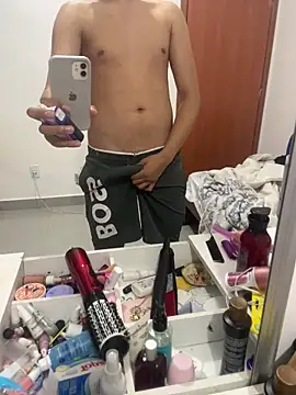 lzinho9153 online show from March 5, 2026, 3:46 am