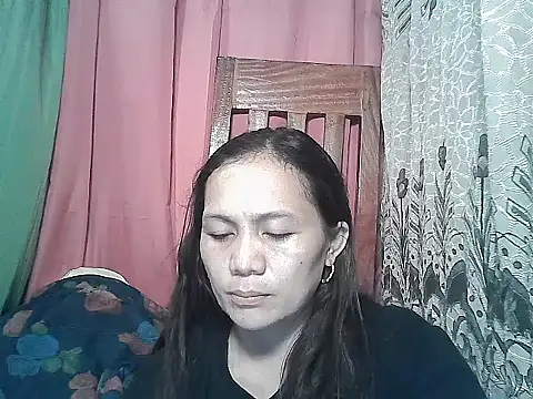 prettymomma24xx online show from April 1, 2026, 1:41 pm