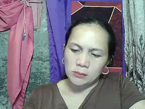 Snapshot of prettymomma24xx chatting on May 8, 2026, 2:00 pm prettymomma24xx online show from May 8, 2026, 2:00 pm