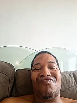 moneyboi1988 online show from January 6, 2026, 3:05 pm