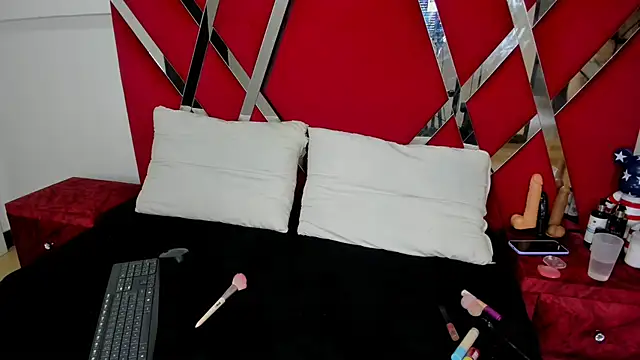 aishaxht online show from April 5, 2026, 9:12 pm