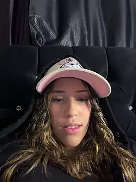 Snapshot of vicky_bass_ chatting on April 25, 2026, 12:13 am vicky bass online show from April 25, 2026, 12:13 am