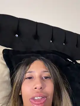 Snapshot of vicky_bass_ chatting on June 1, 2026, 3:08 am vicky bass online show from June 1, 2026, 3:08 am