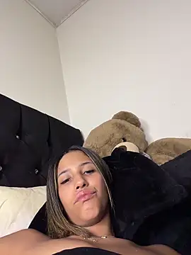 Snapshot of vicky_bass_ chatting on June 2, 2026, 2:02 am vicky bass online show from June 2, 2026, 2:02 am