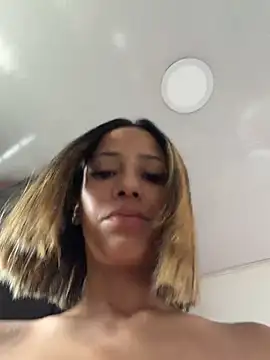 Snapshot of vicky_bass_ chatting on July 17, 2026, 5:29 pm vicky bass online show from July 17, 2026, 5:29 pm
