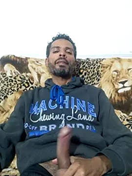 Snapshot of moreno_alpha_br chatting on July 8, 2026, 10:14 pm moreno alpha br online show from July 8, 2026, 10:14 pm